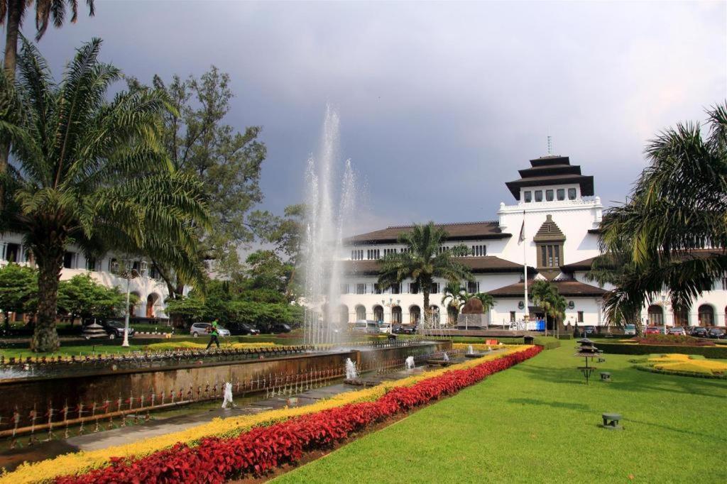 Nalendra Hotel Bandung Exterior photo