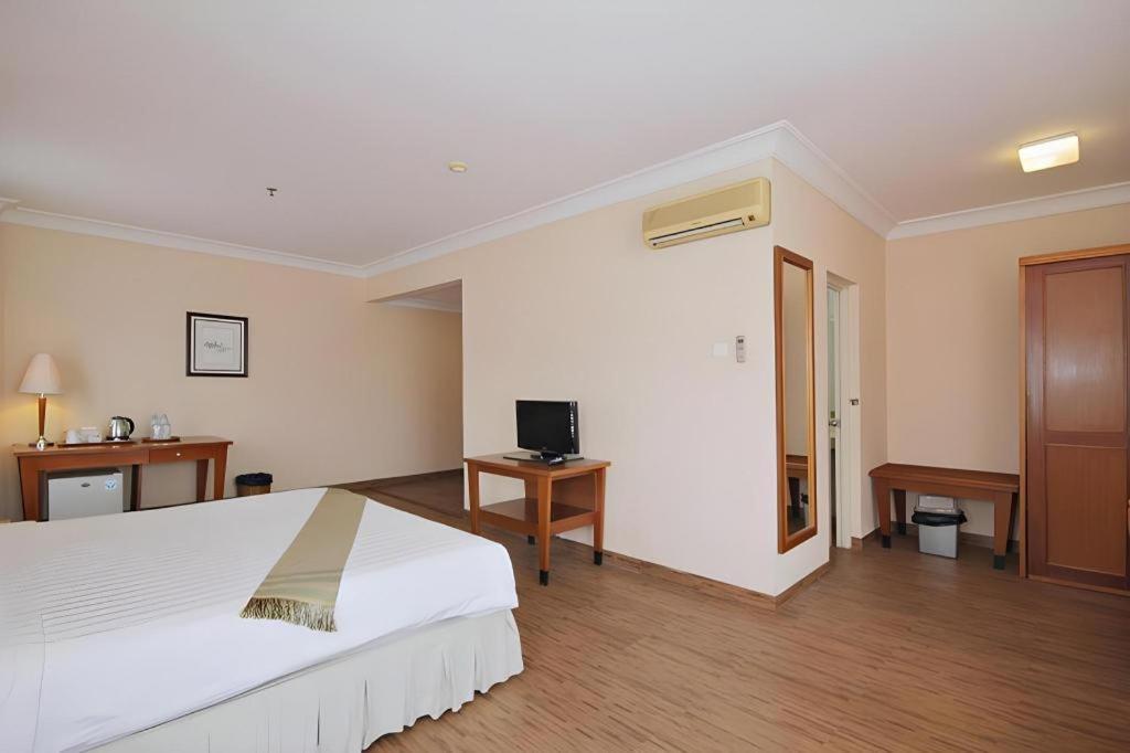 Nalendra Hotel Bandung Exterior photo
