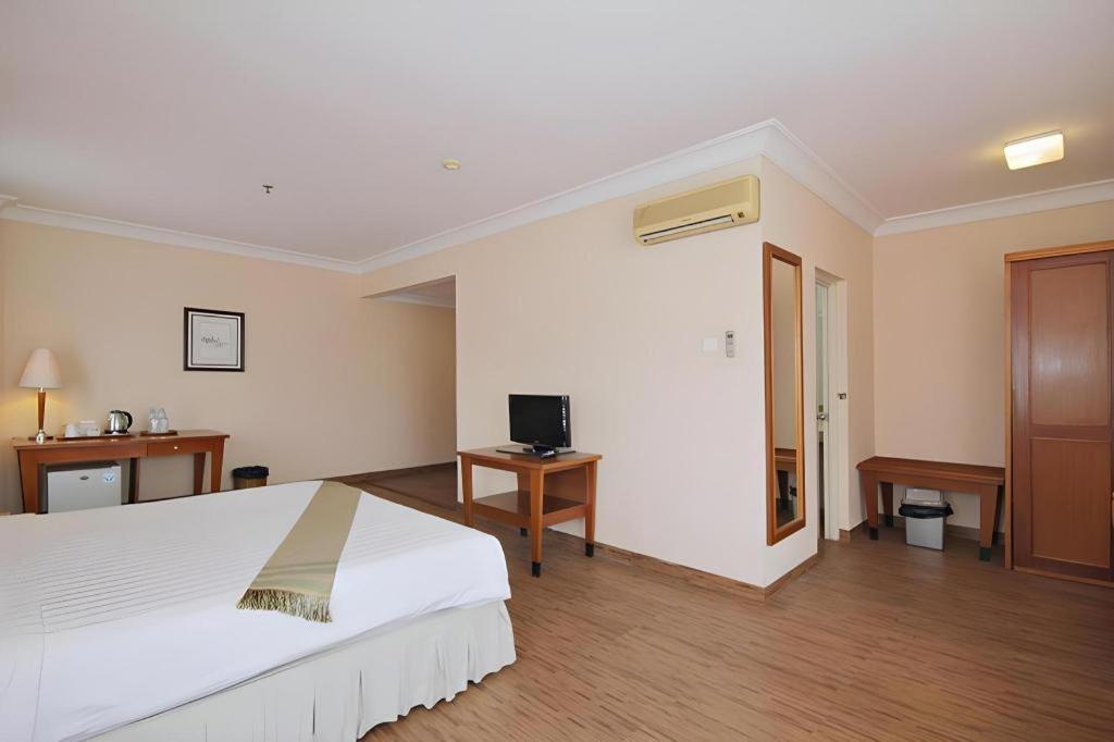 Nalendra Hotel Bandung Exterior photo